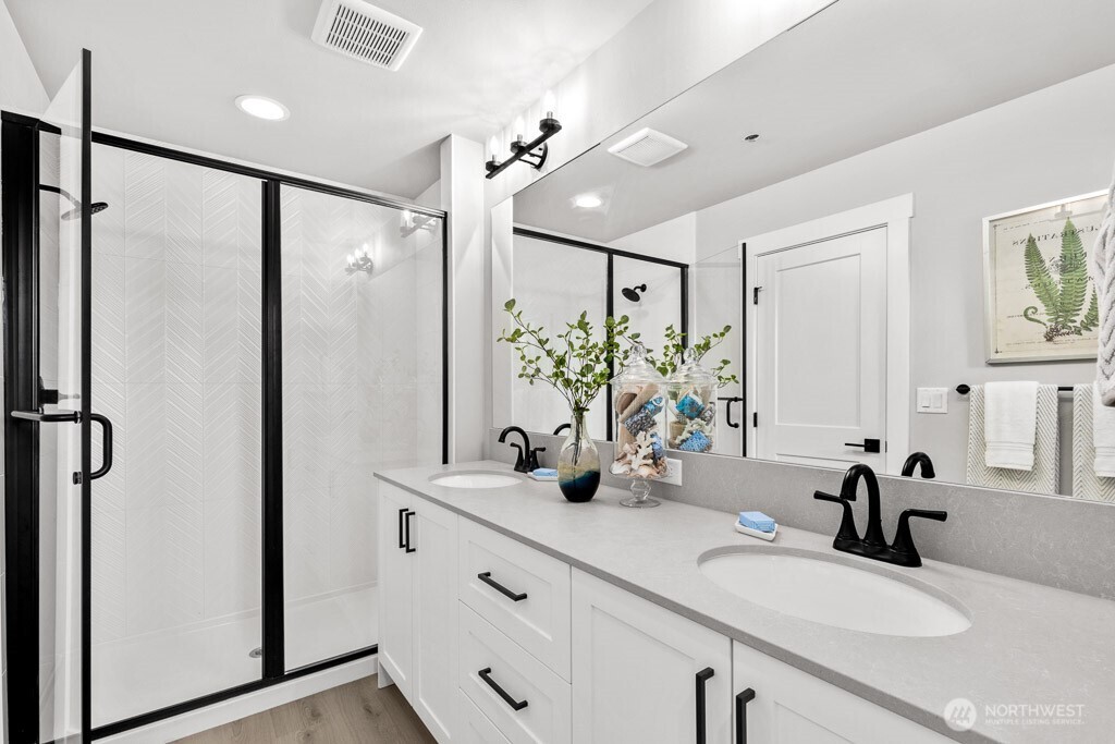 20114 10th Avenue W Unit: B