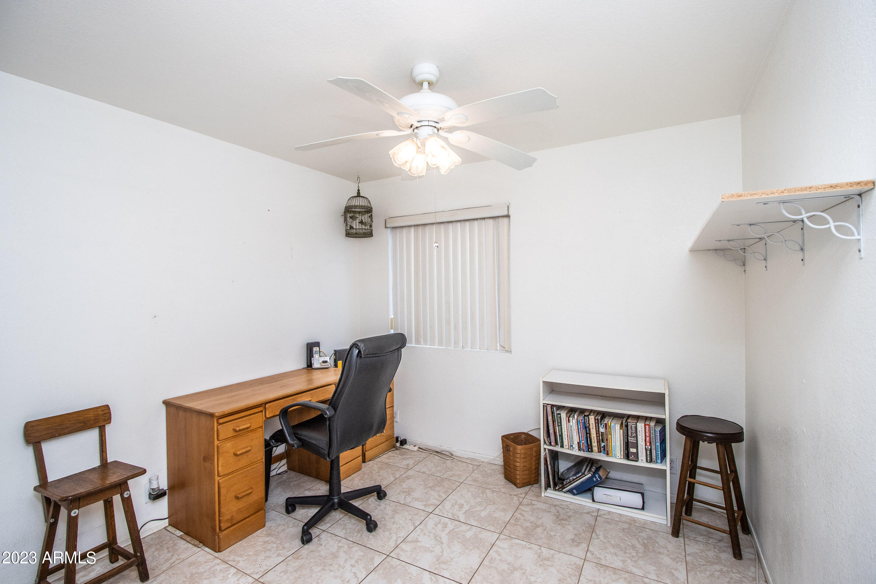 1602 E OAKLAND Street