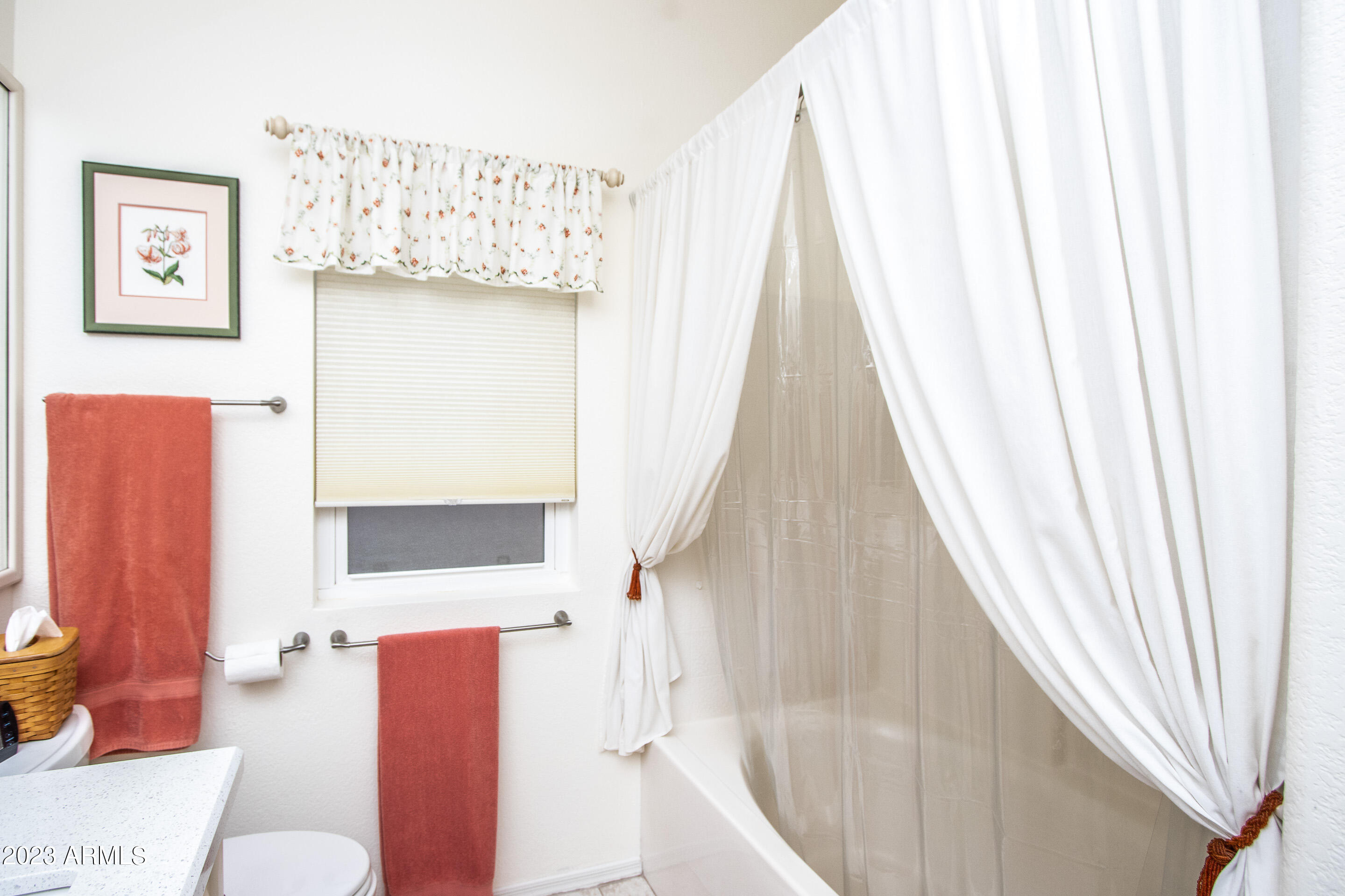 1602 E OAKLAND Street