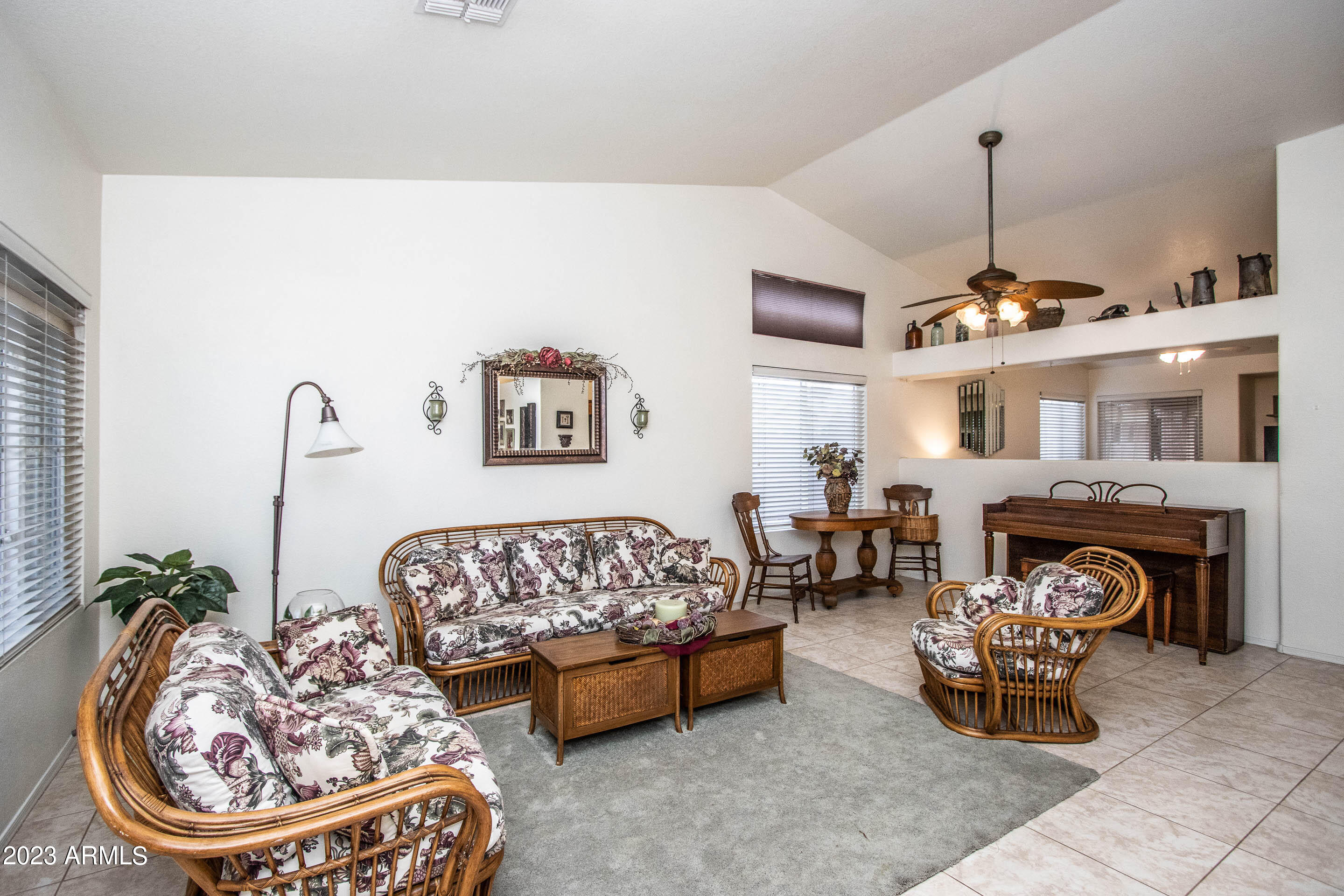 1602 E OAKLAND Street