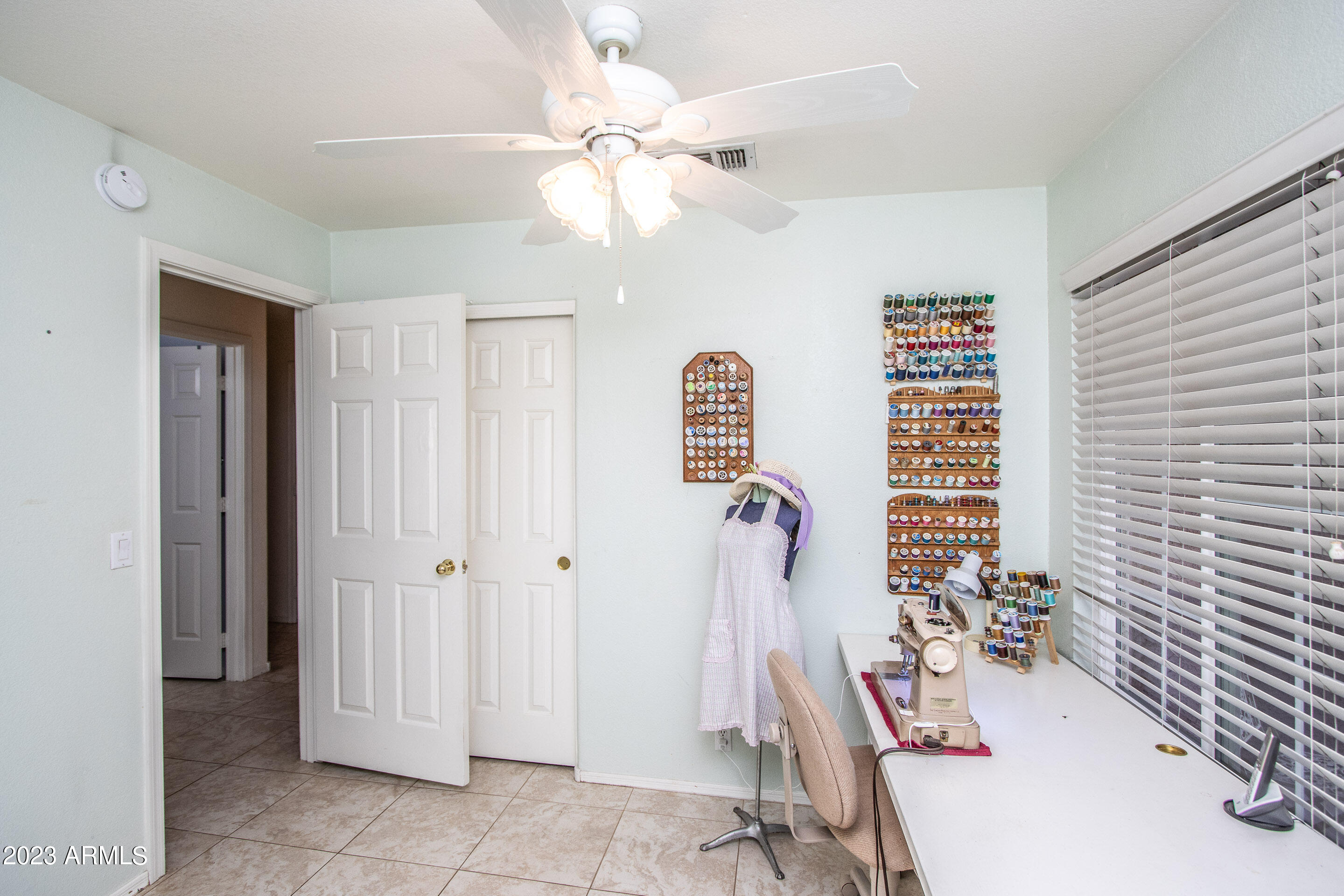 1602 E OAKLAND Street