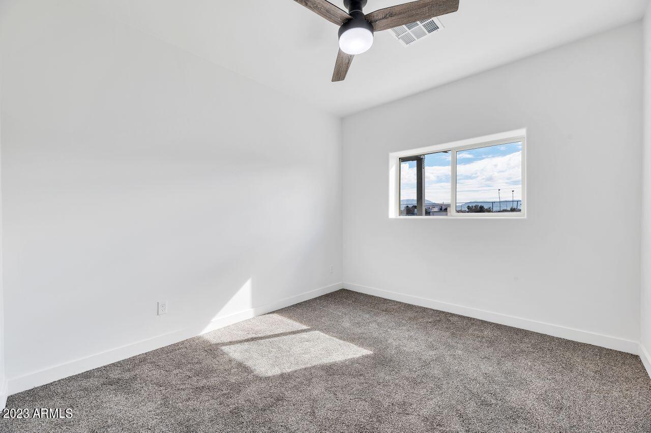 1712 W Hidalgo Avenue