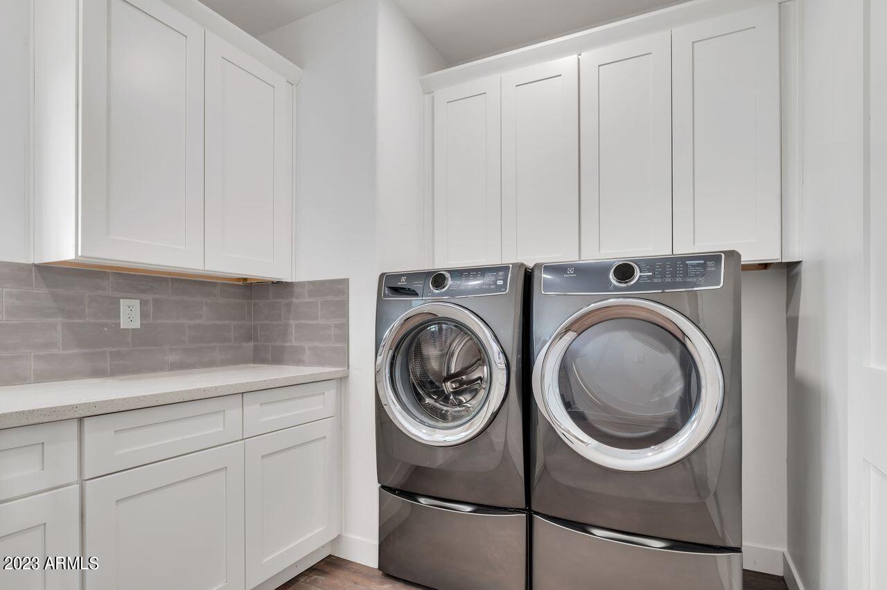 1712 W Hidalgo Avenue