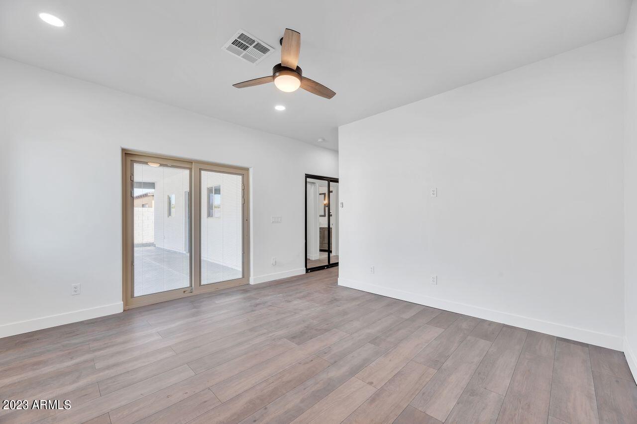 1712 W Hidalgo Avenue