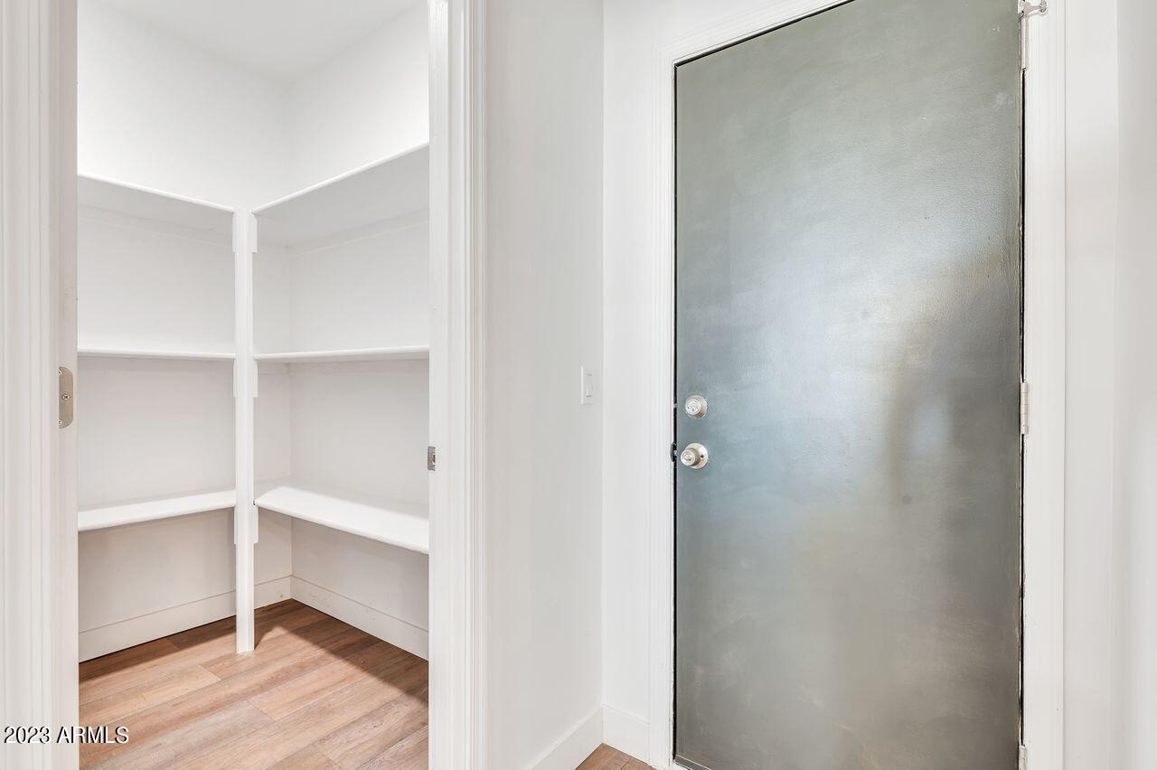 1712 W Hidalgo Avenue