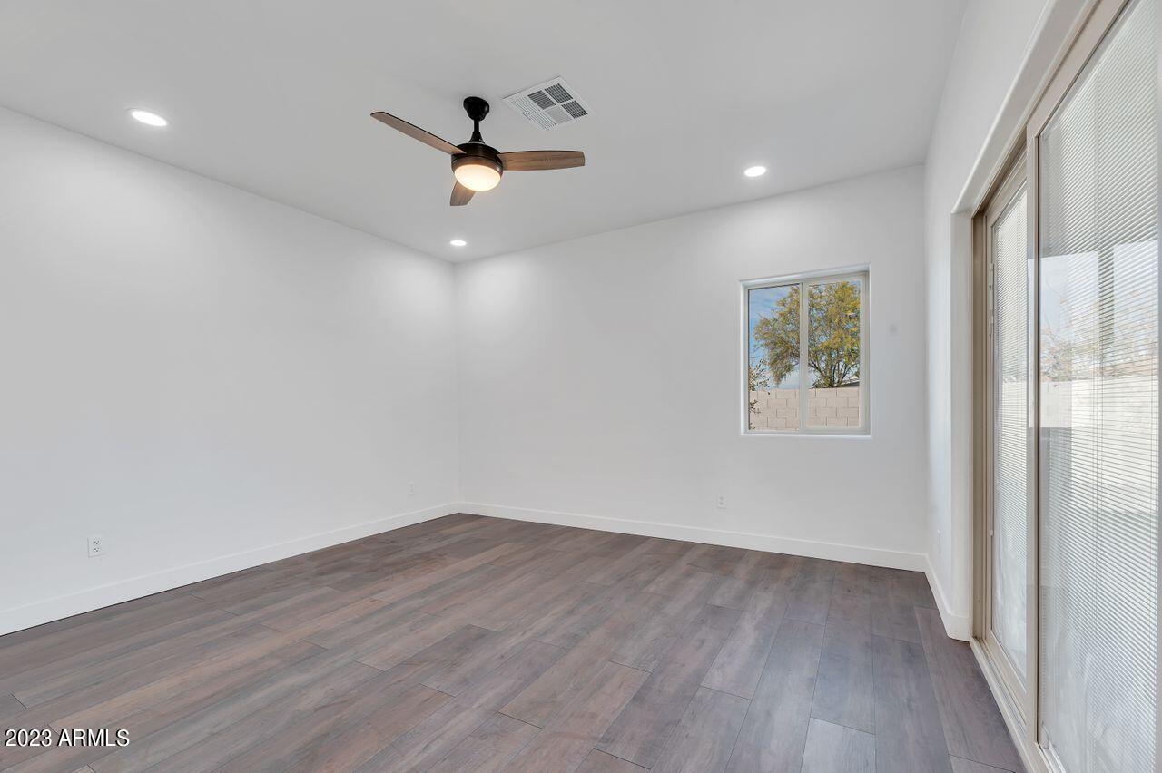 1712 W Hidalgo Avenue