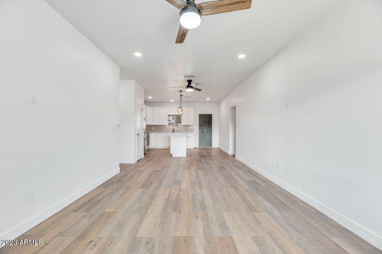 1712 W Hidalgo Avenue