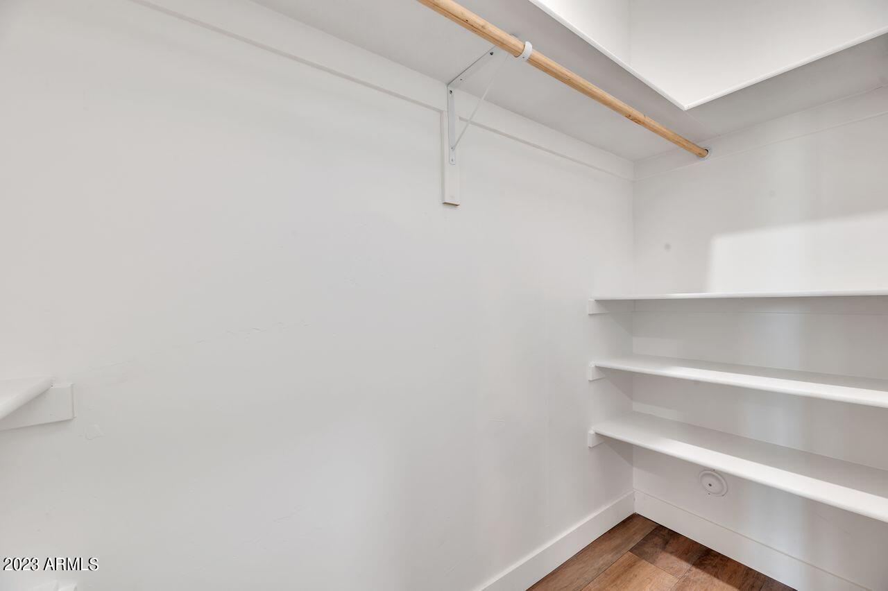 1712 W Hidalgo Avenue