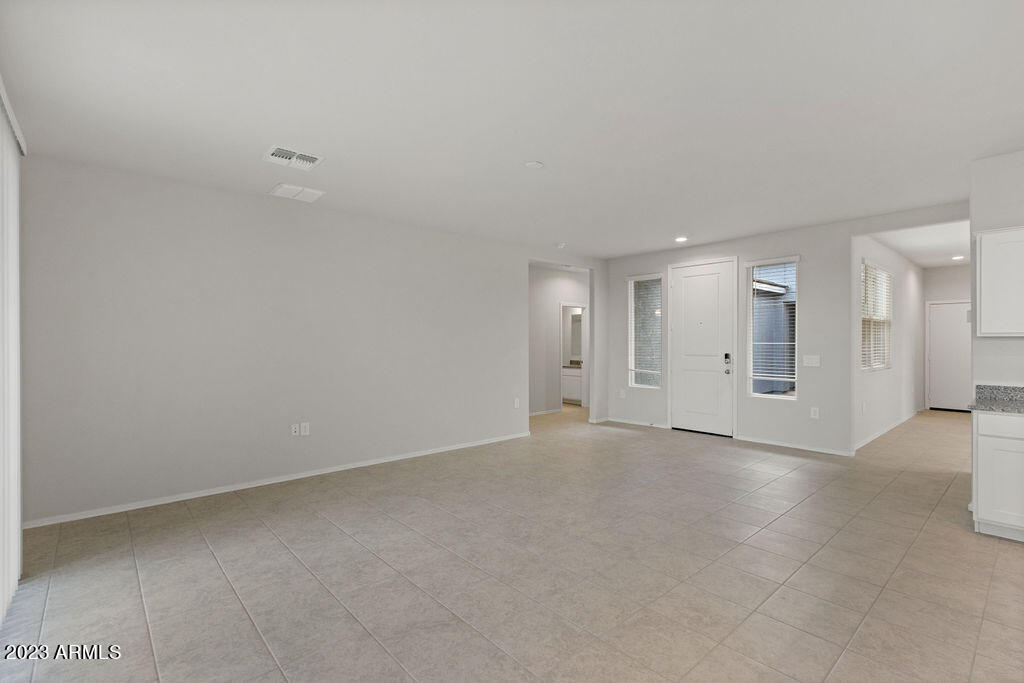 36083 W SAN ALVAREZ Avenue