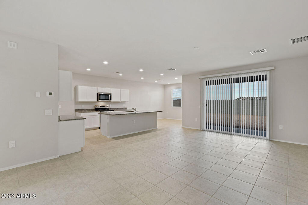 36083 W SAN ALVAREZ Avenue