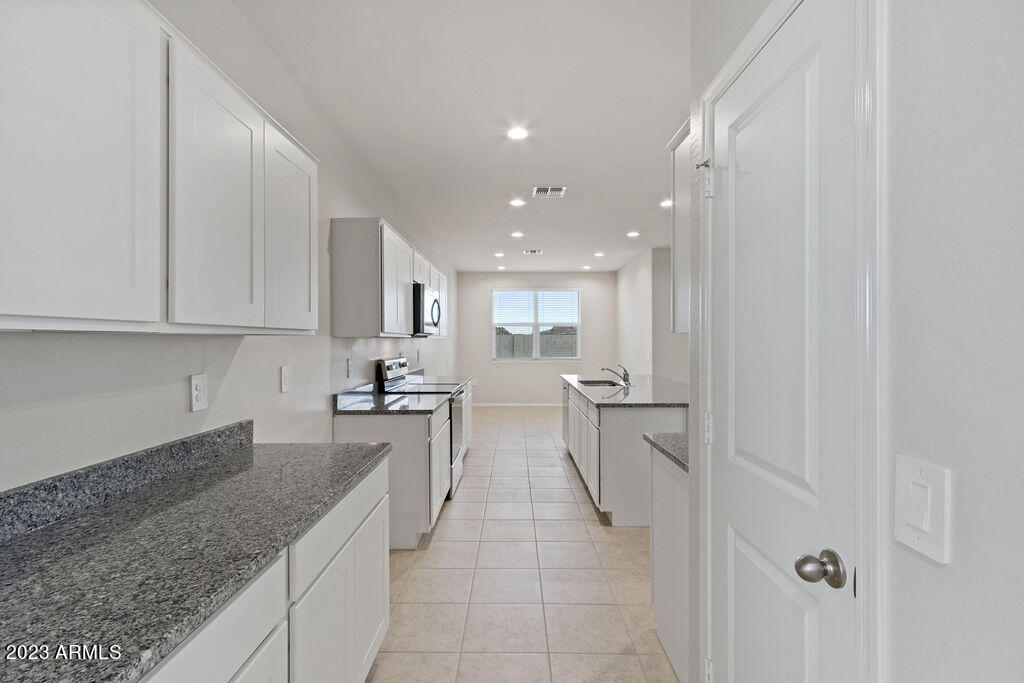 36083 W SAN ALVAREZ Avenue