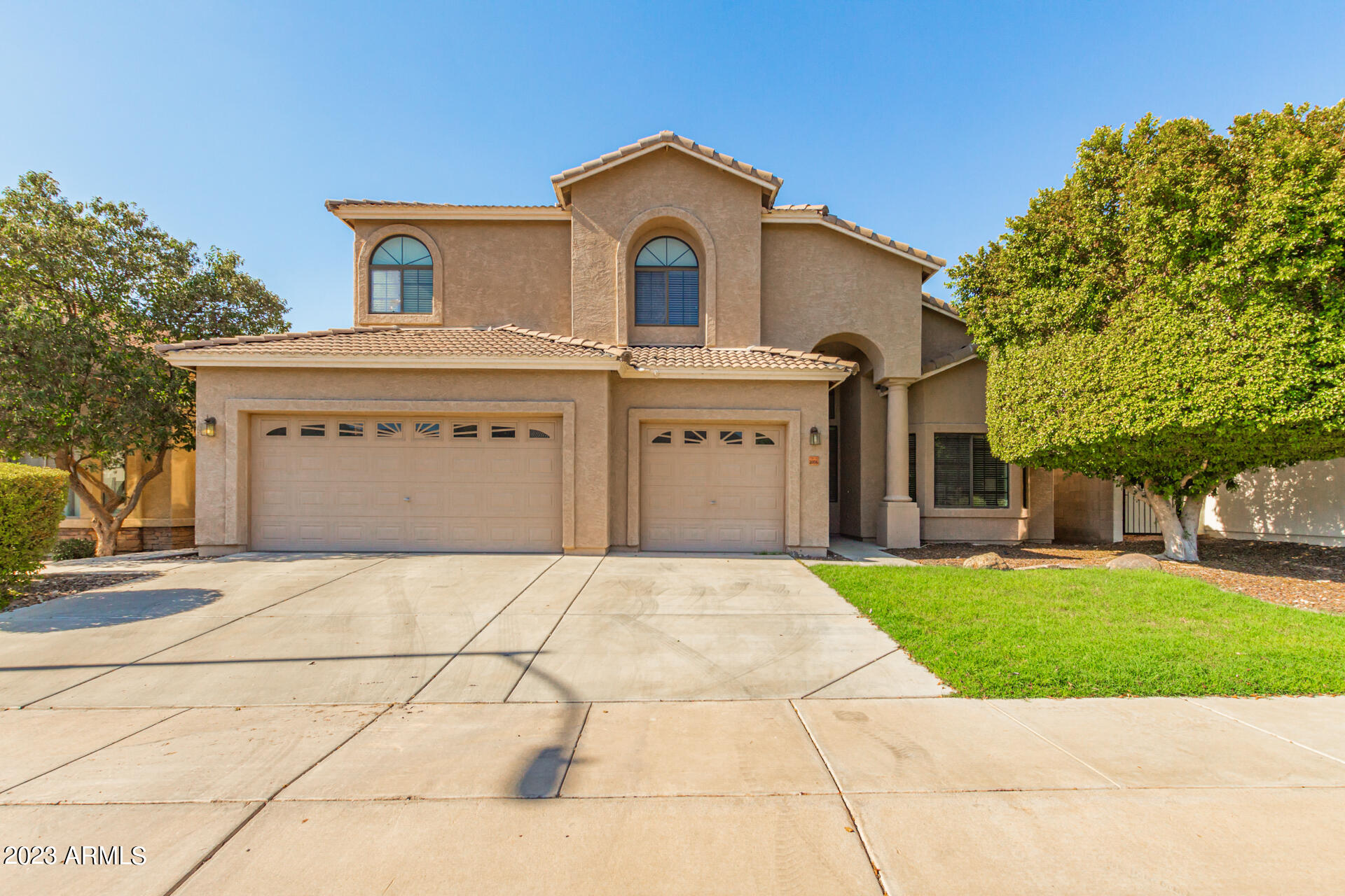 1006 W EUCLID Avenue