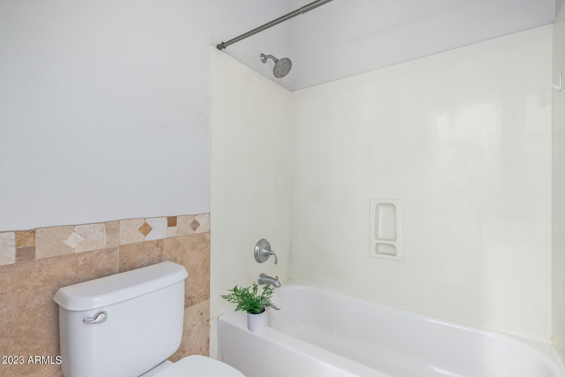 1006 W EUCLID Avenue