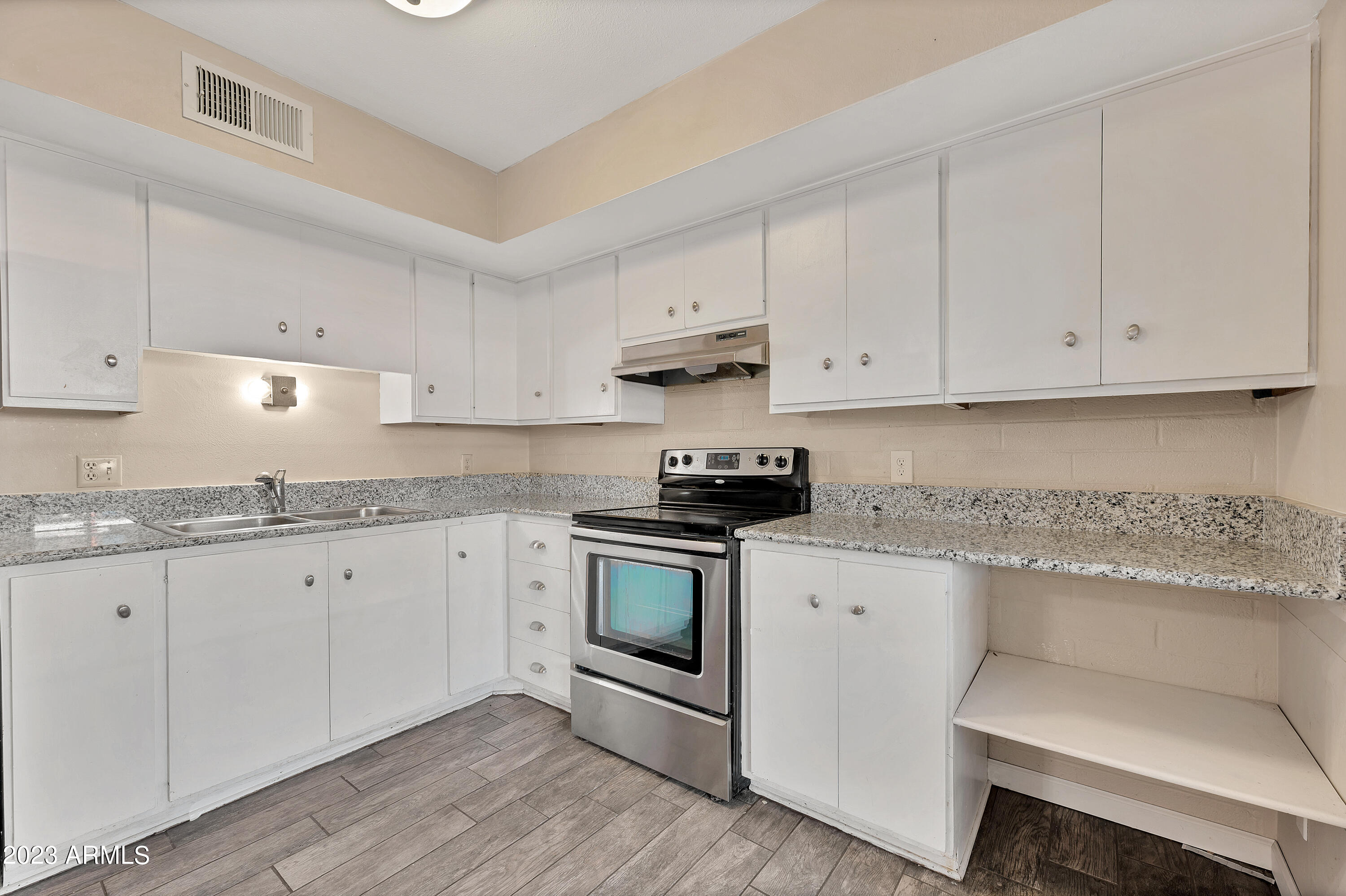 5439 N Black Canyon Highway