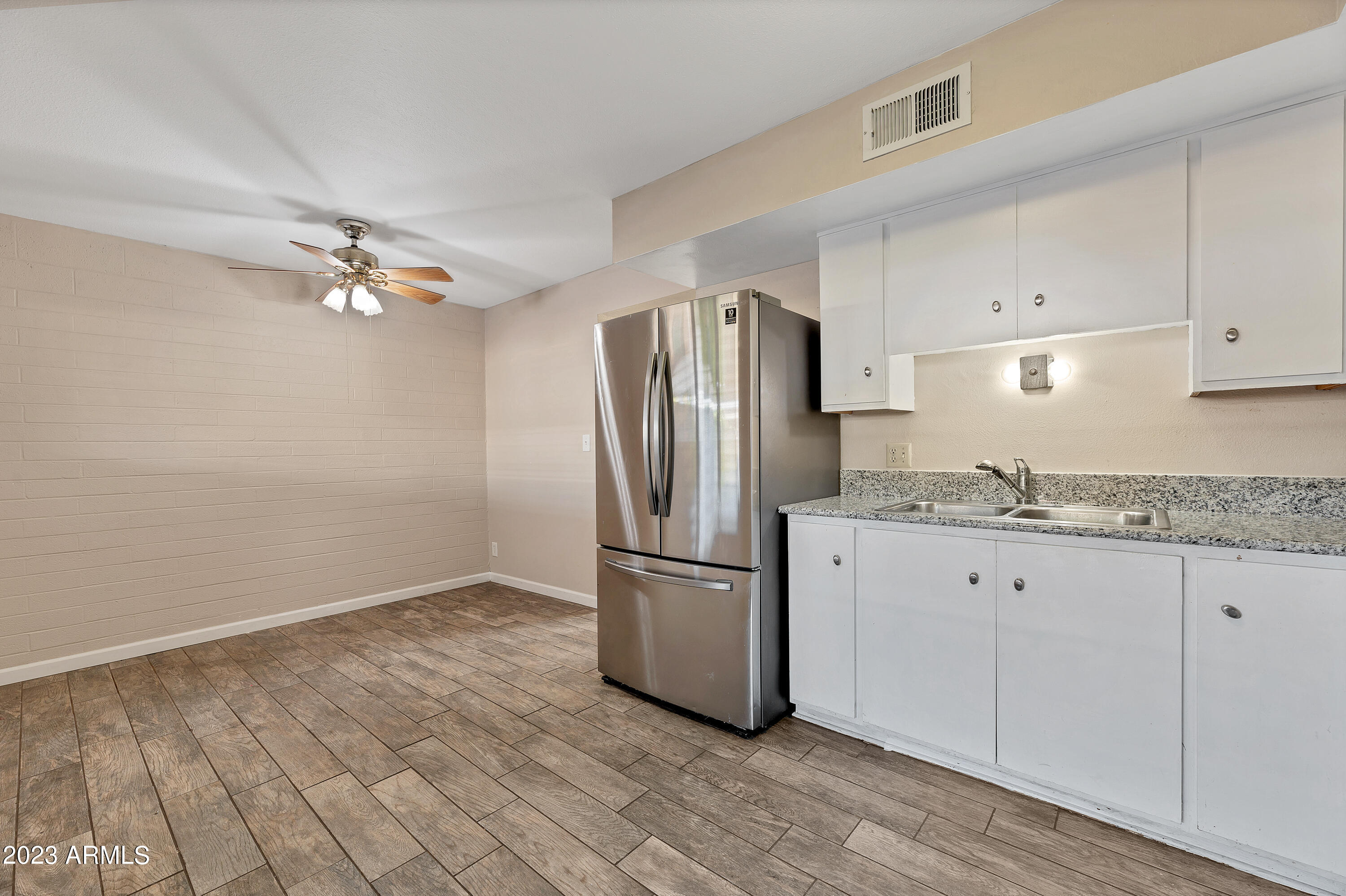 5439 N Black Canyon Highway