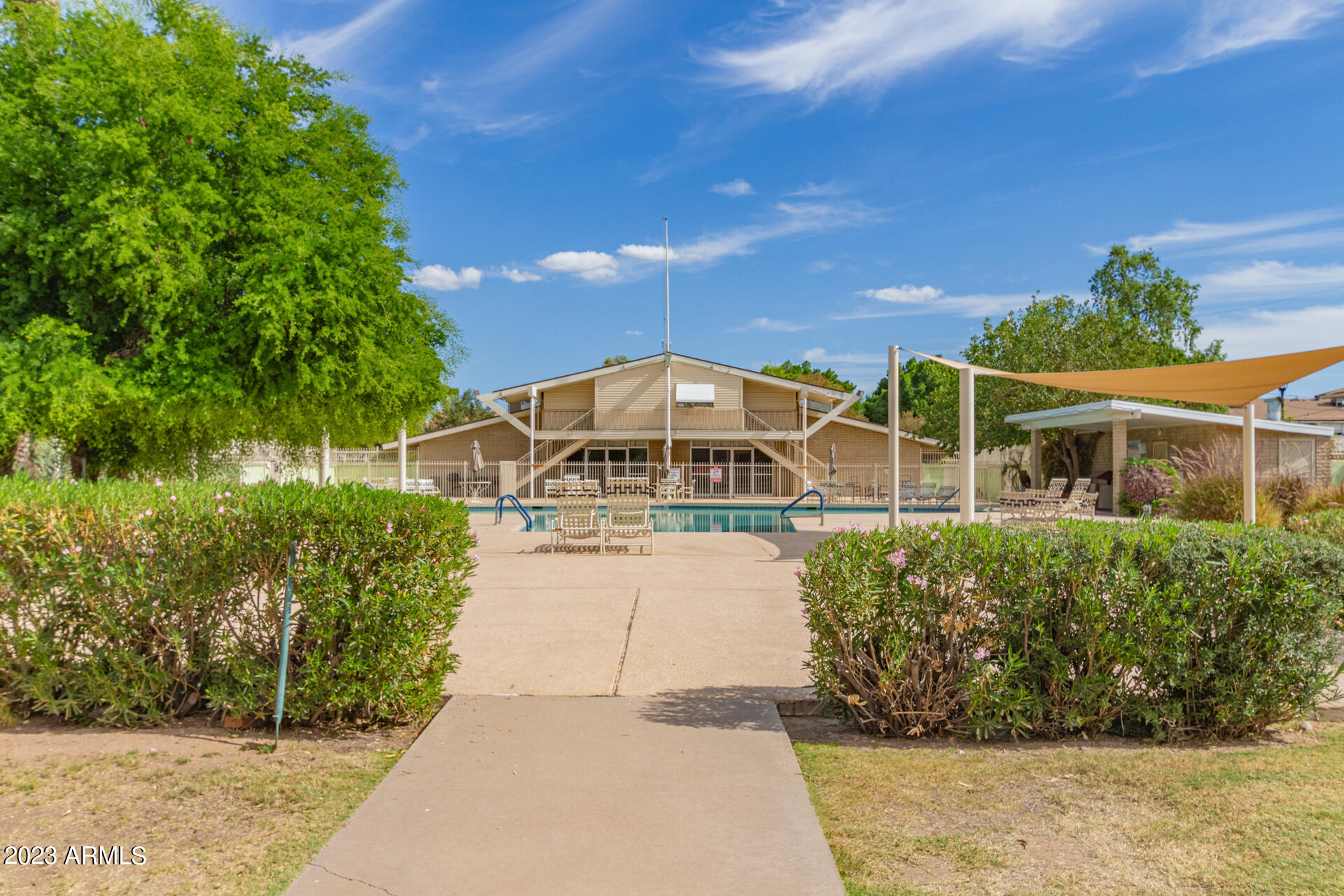 1568 W CAMPBELL Avenue