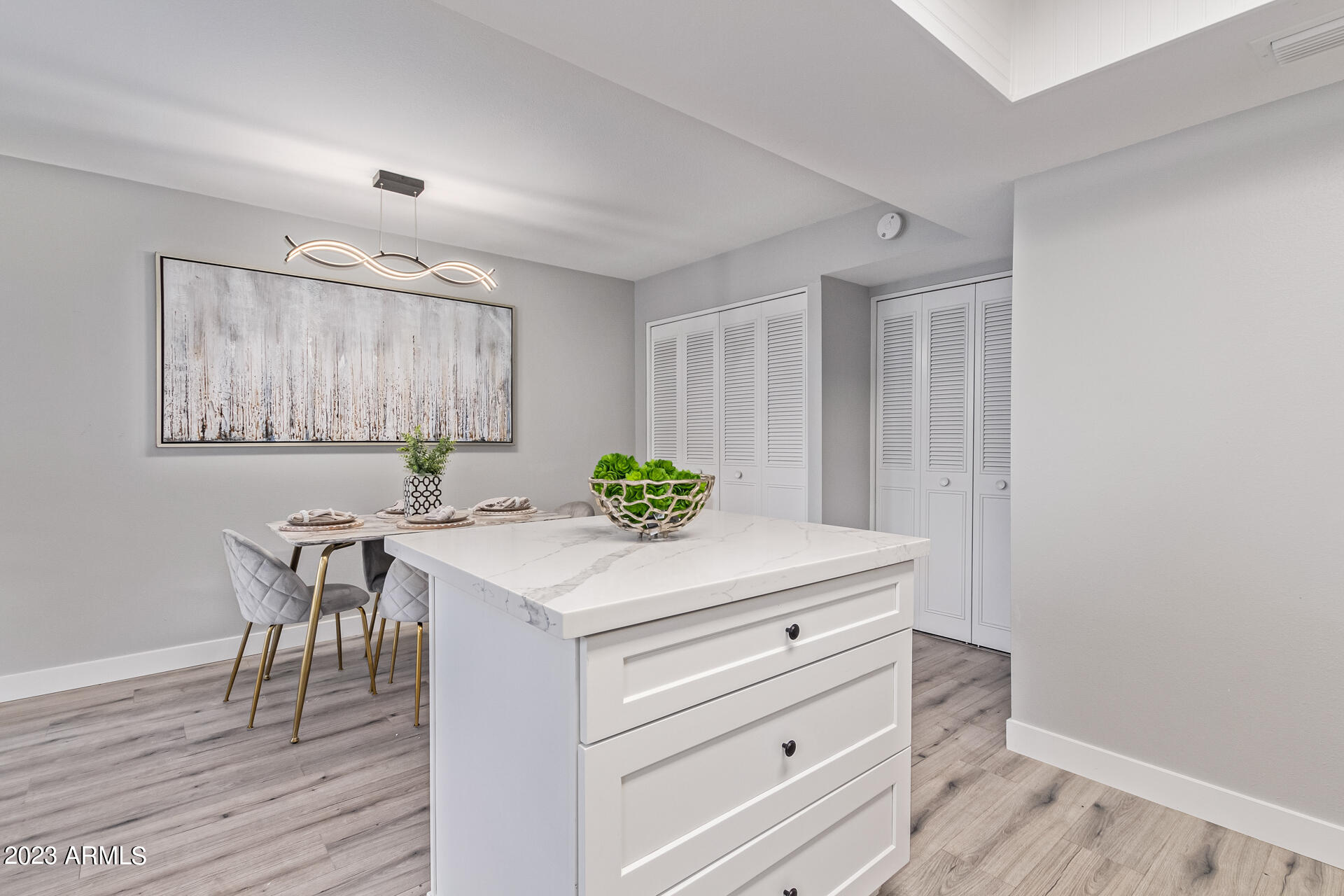 1568 W CAMPBELL Avenue