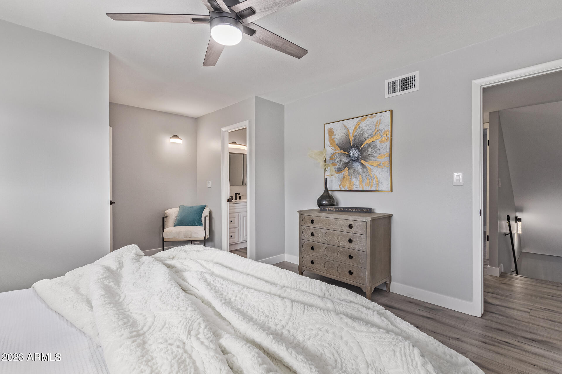 1568 W CAMPBELL Avenue