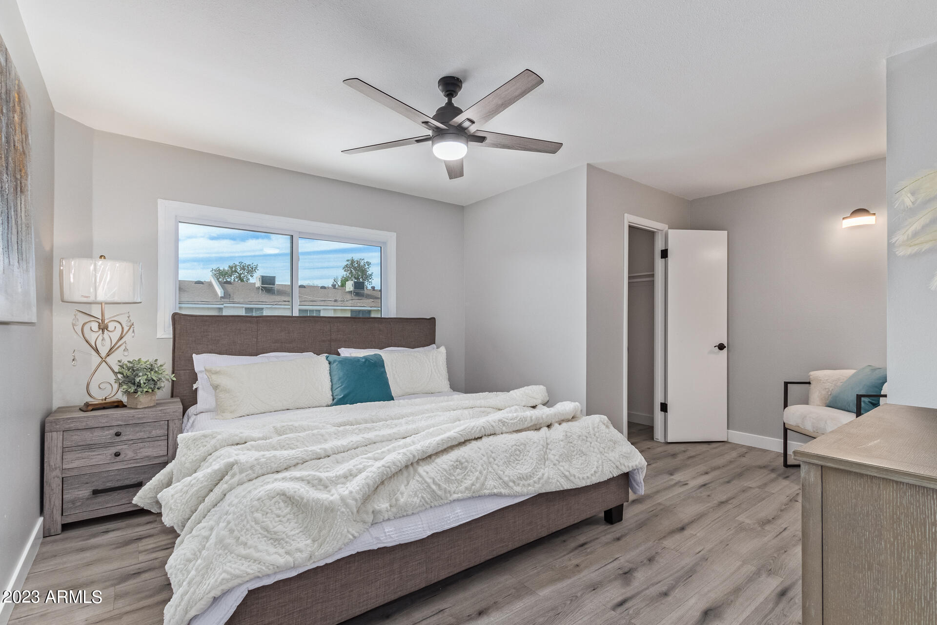 1568 W CAMPBELL Avenue