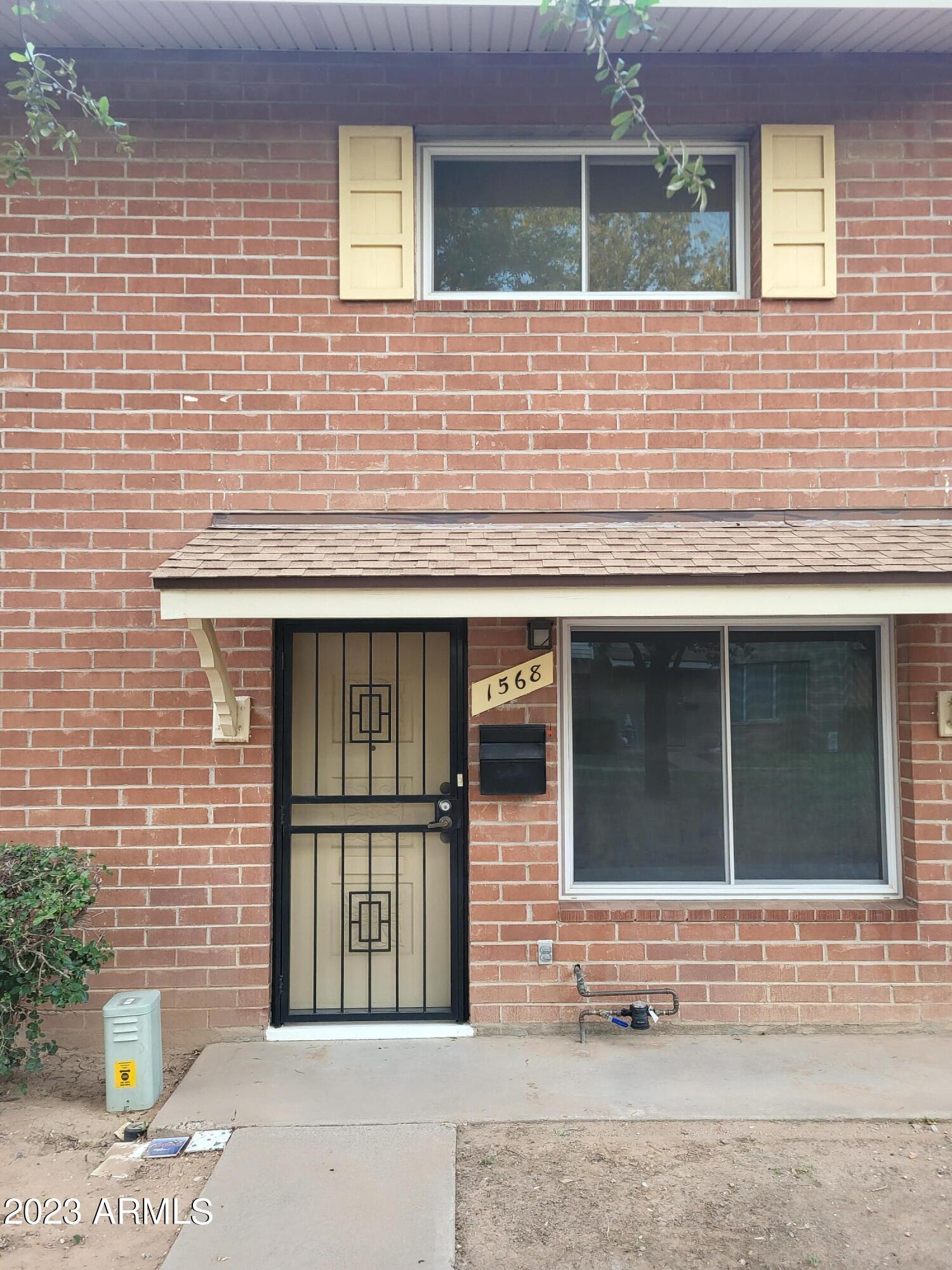 1568 W CAMPBELL Avenue