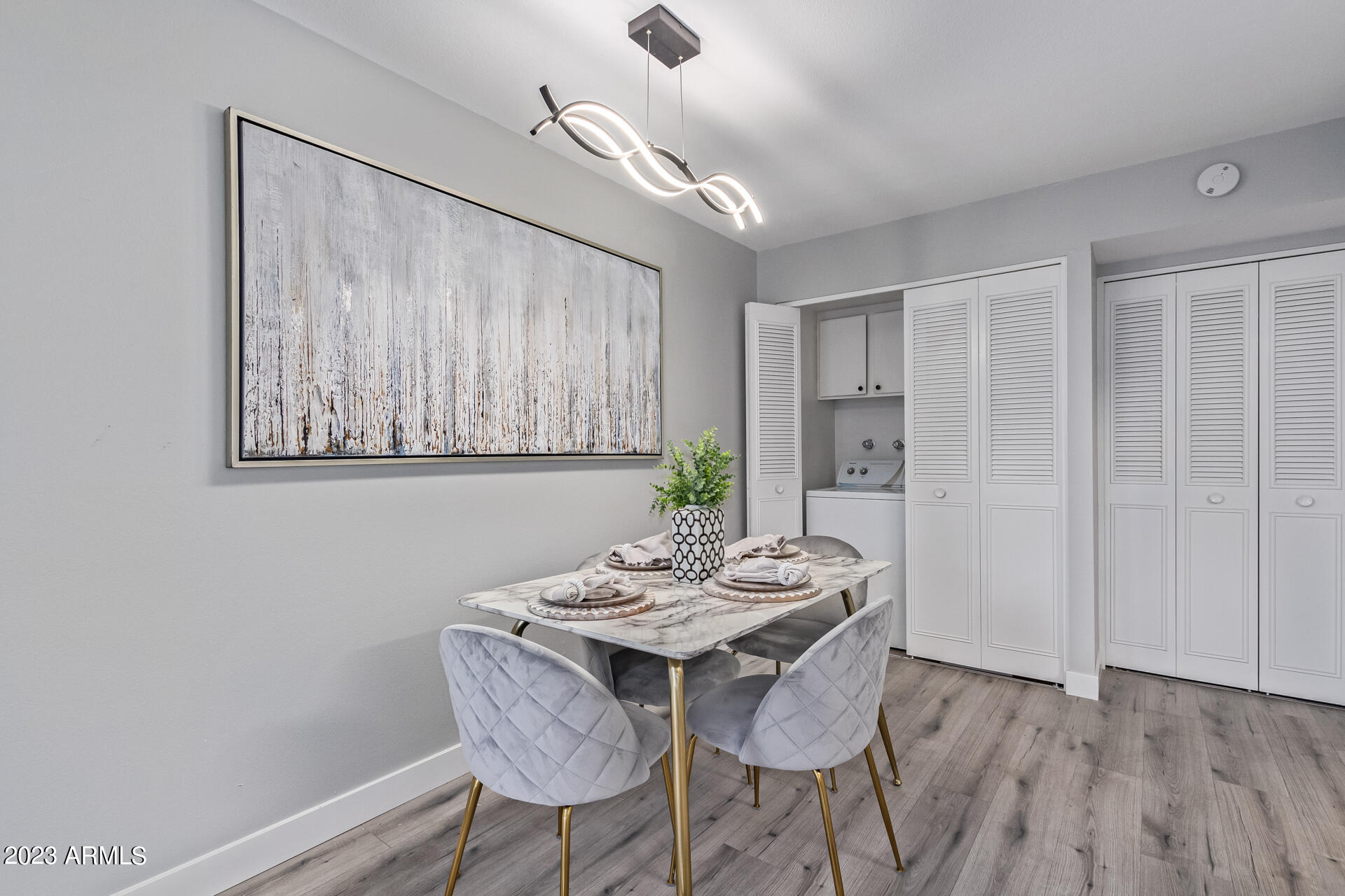 1568 W CAMPBELL Avenue