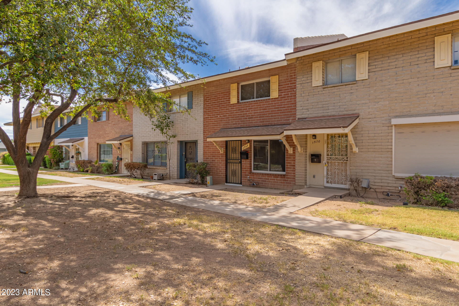 1568 W CAMPBELL Avenue