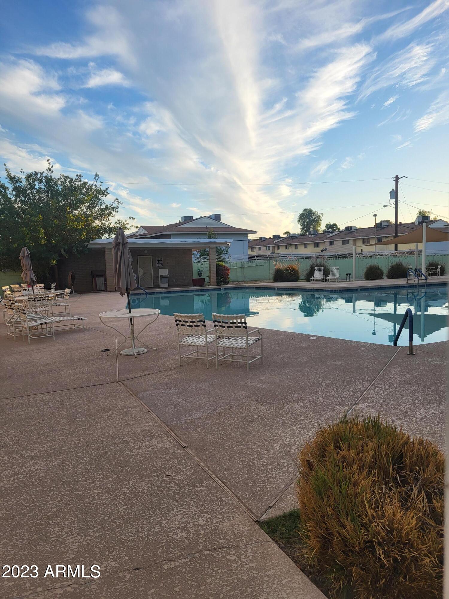 1568 W CAMPBELL Avenue