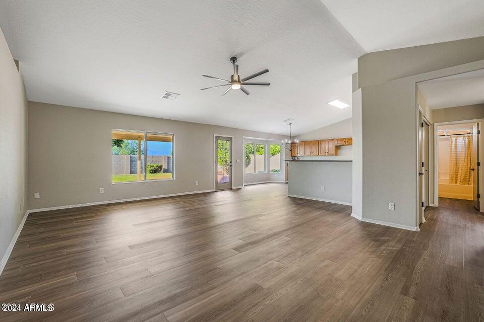 4022 E MEADOW LARK Way