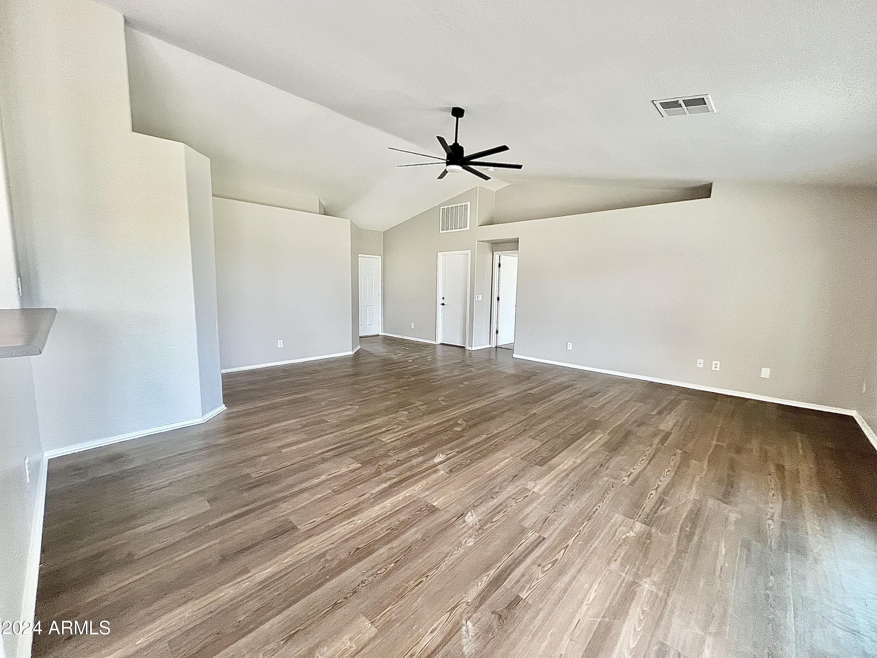 4022 E MEADOW LARK Way