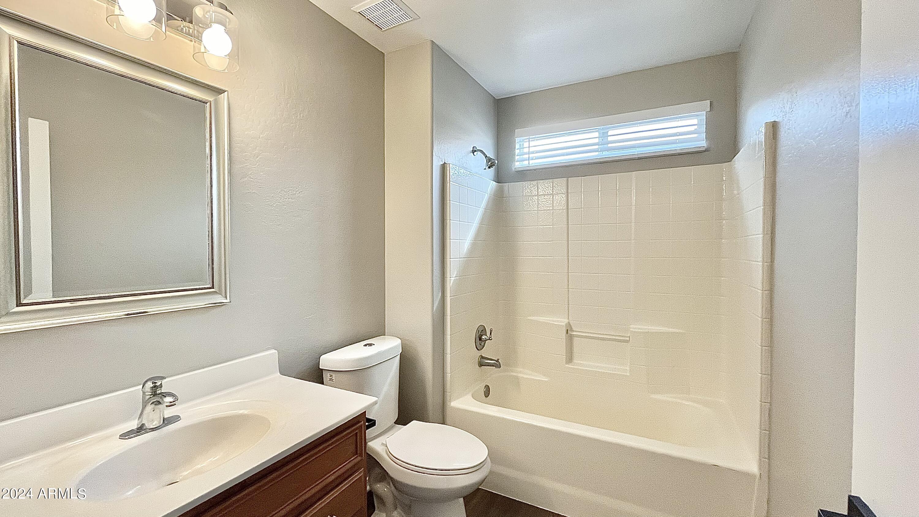 4022 E MEADOW LARK Way