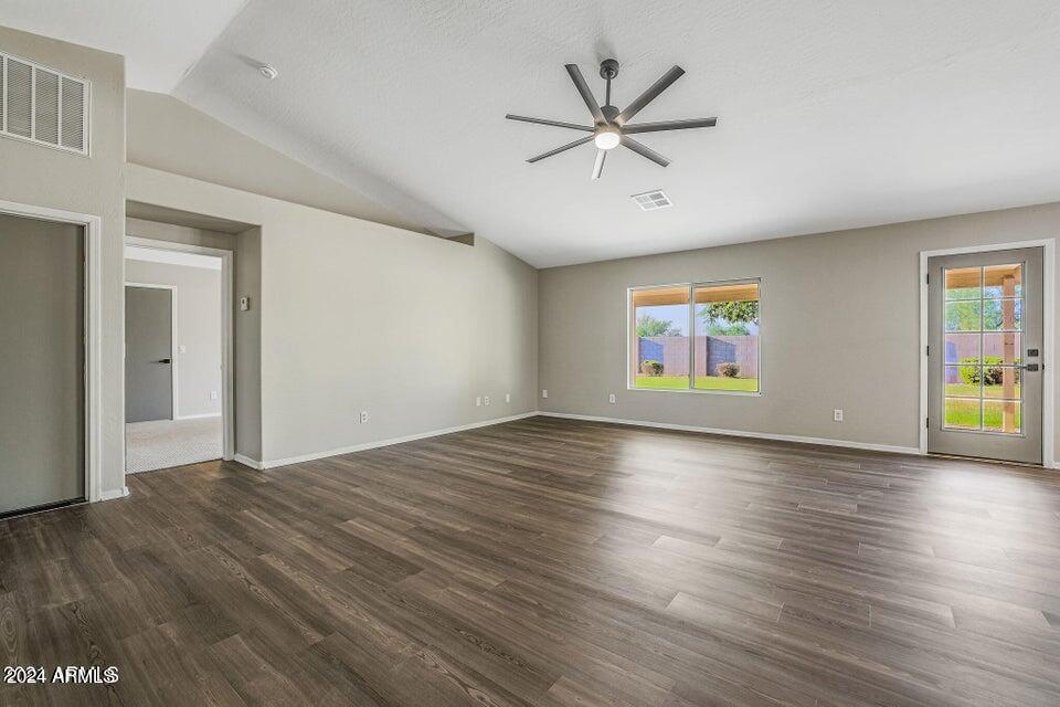 4022 E MEADOW LARK Way