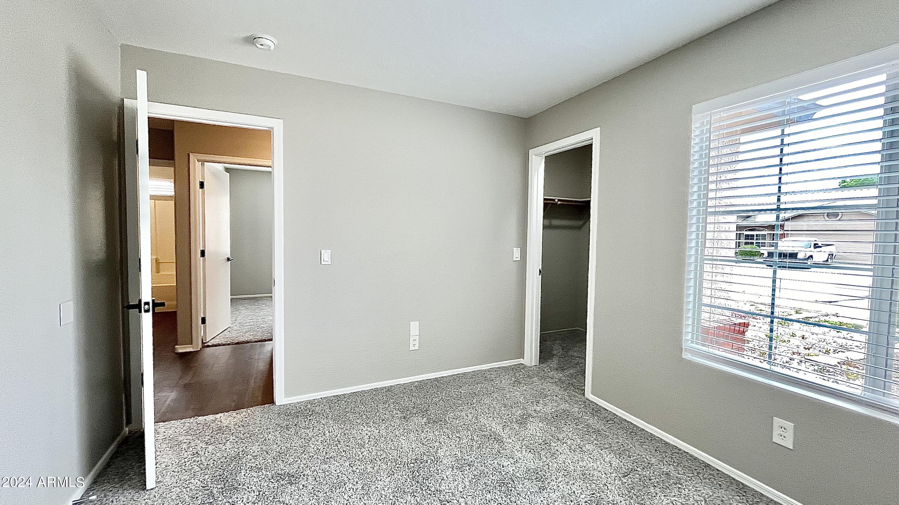 4022 E MEADOW LARK Way