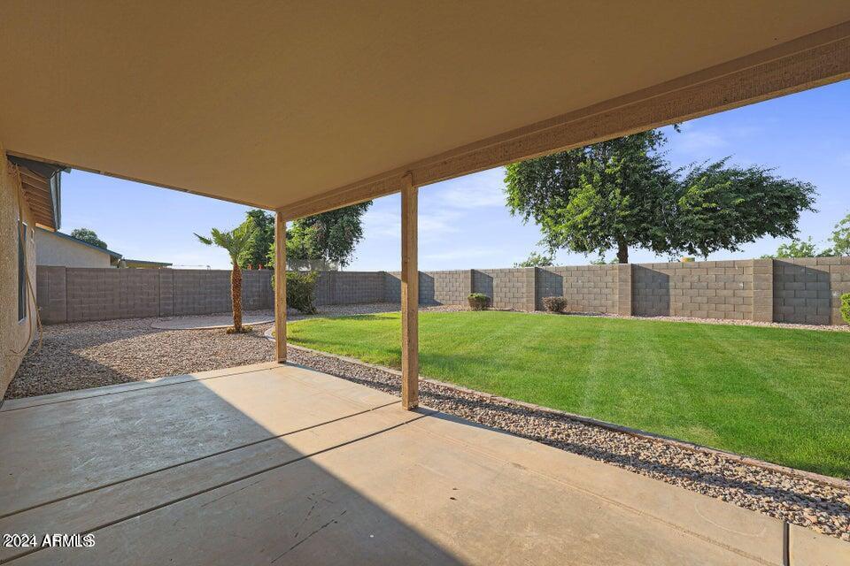 4022 E MEADOW LARK Way