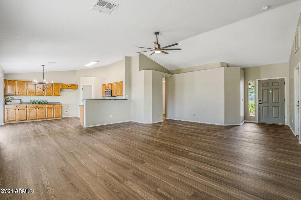 4022 E MEADOW LARK Way