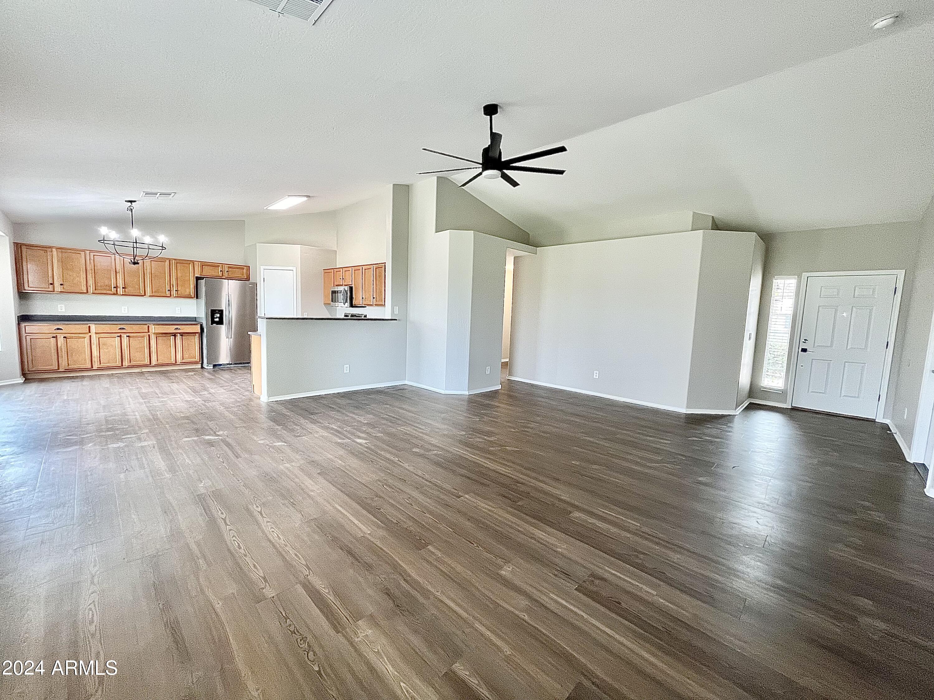 4022 E MEADOW LARK Way