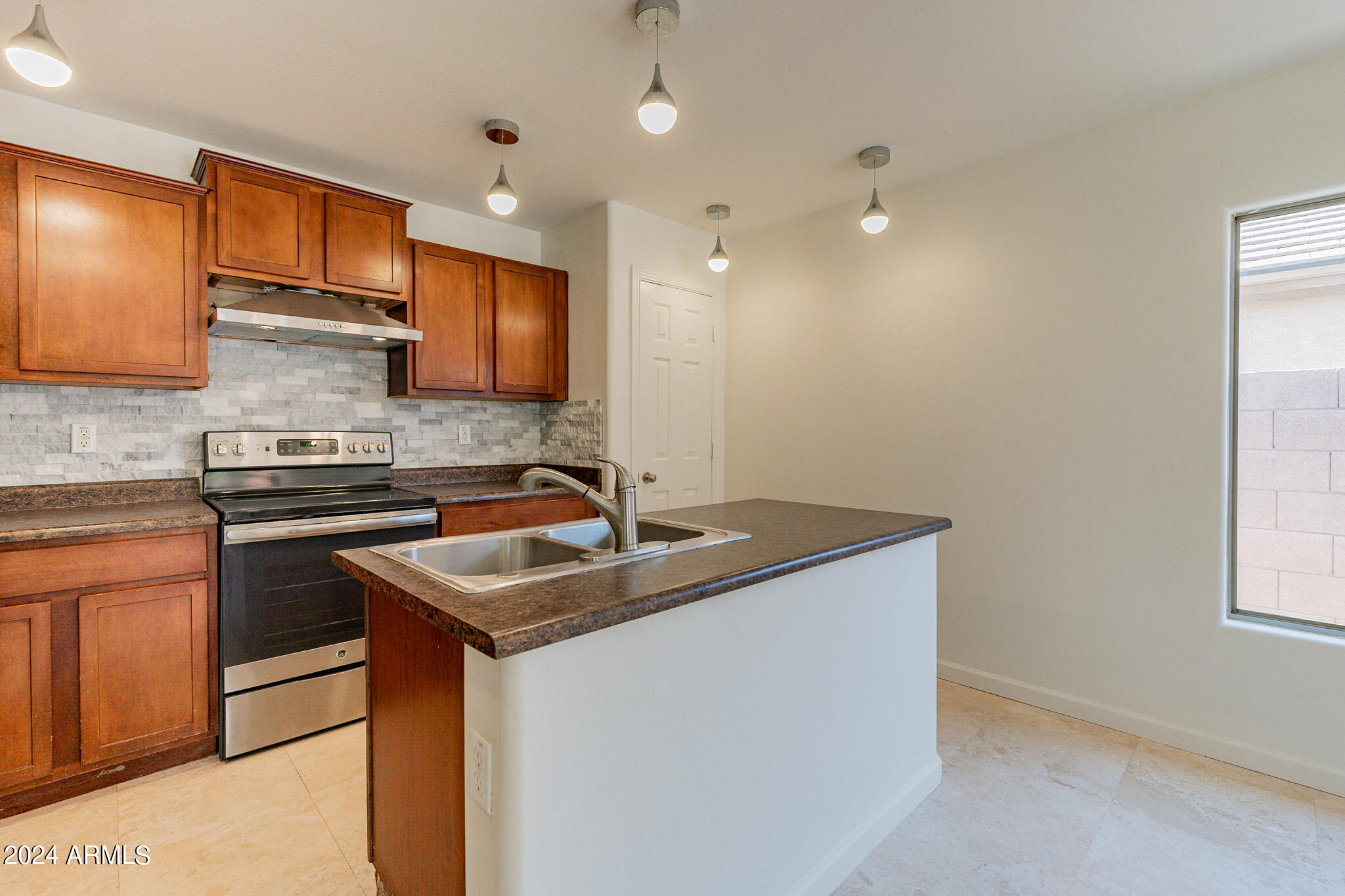 43289 W ELIZABETH Avenue