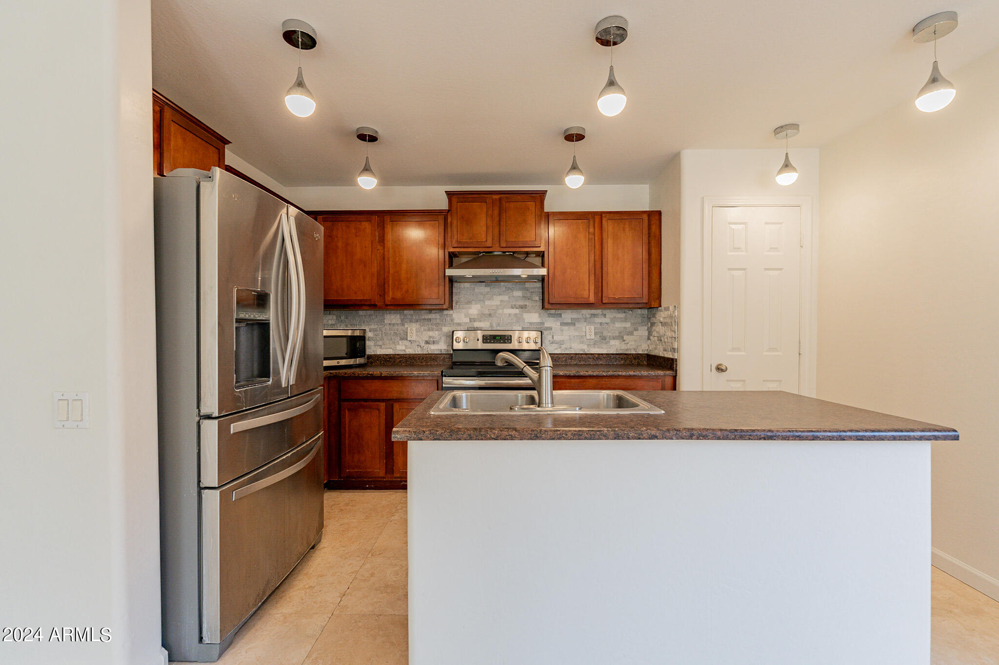 43289 W ELIZABETH Avenue