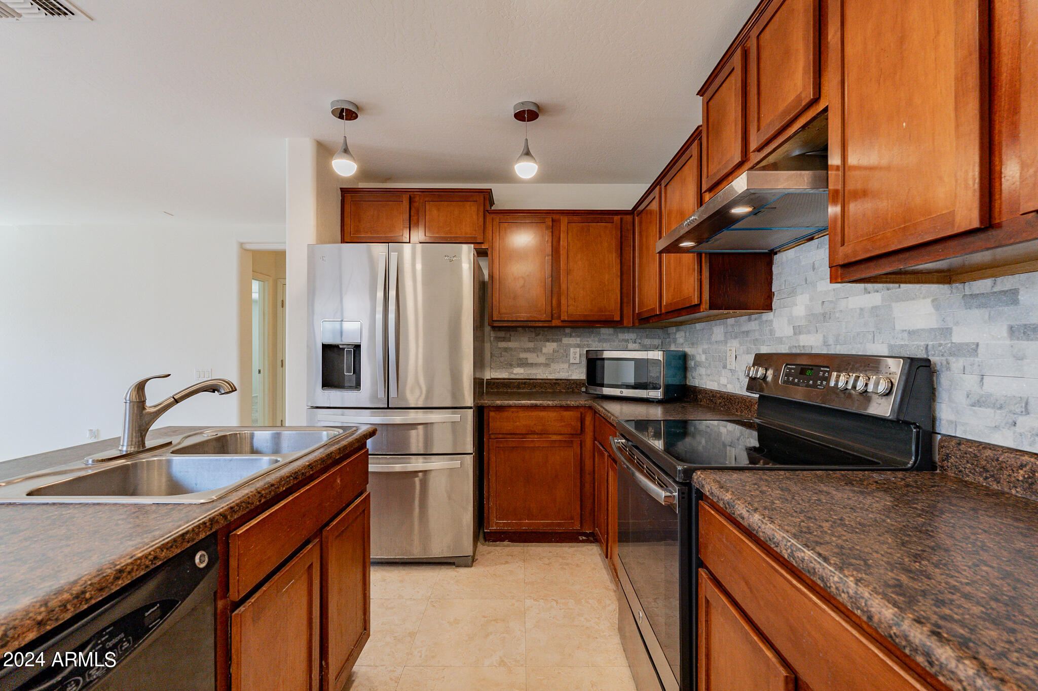 43289 W ELIZABETH Avenue