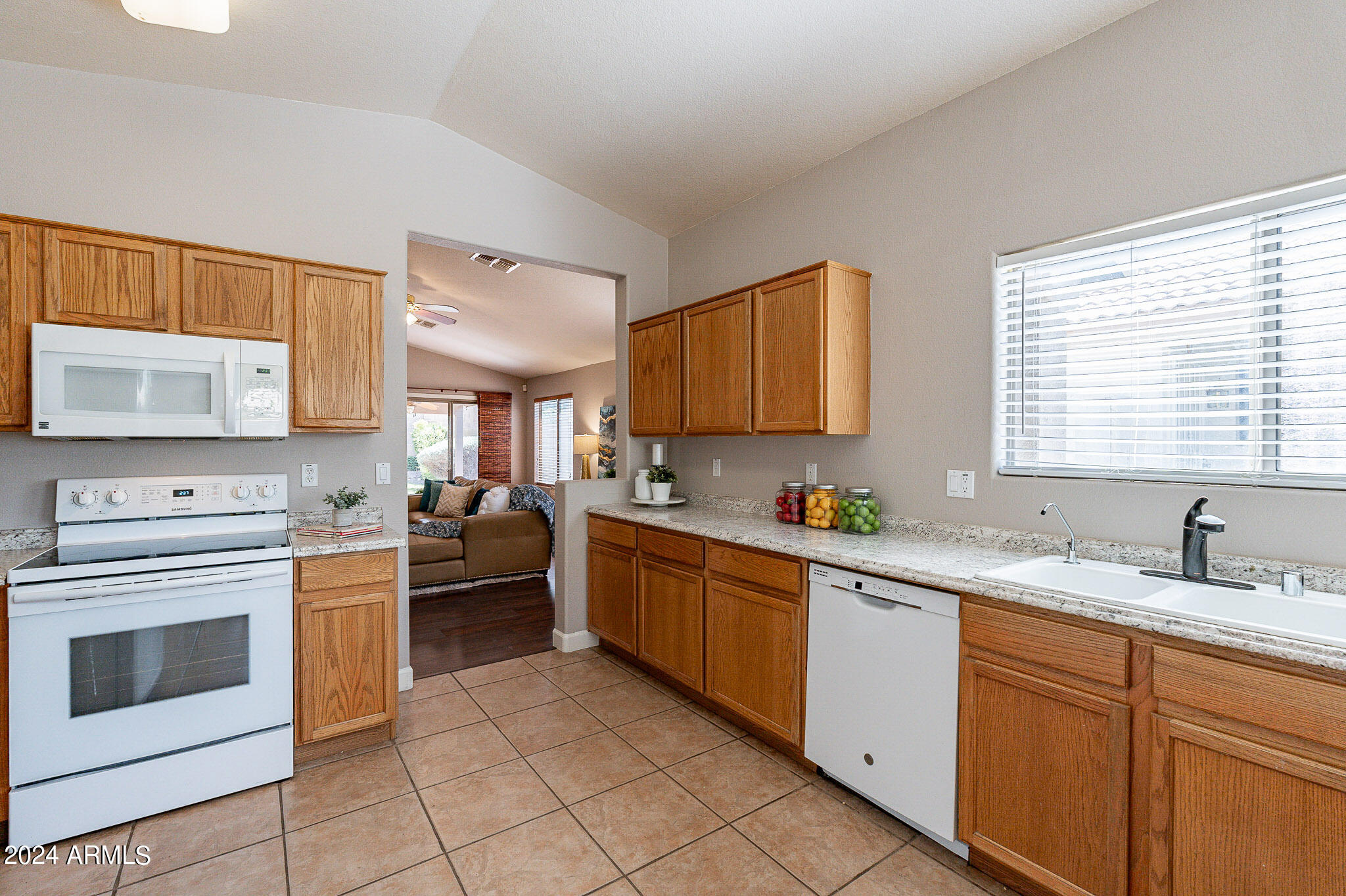 2623 E BEAUTIFUL Lane