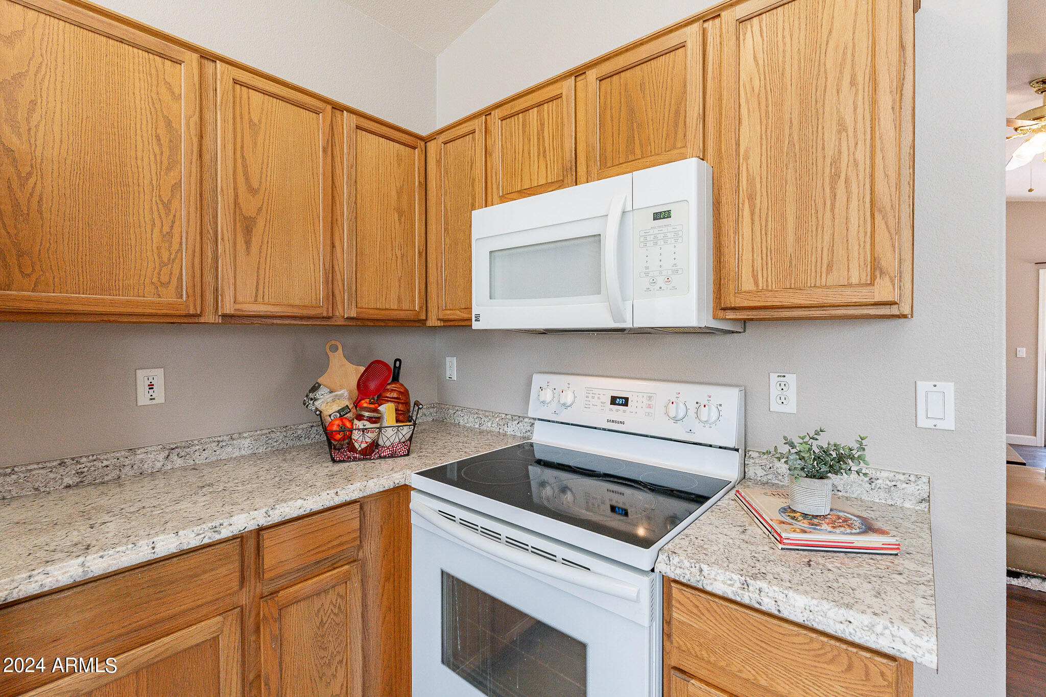 2623 E BEAUTIFUL Lane