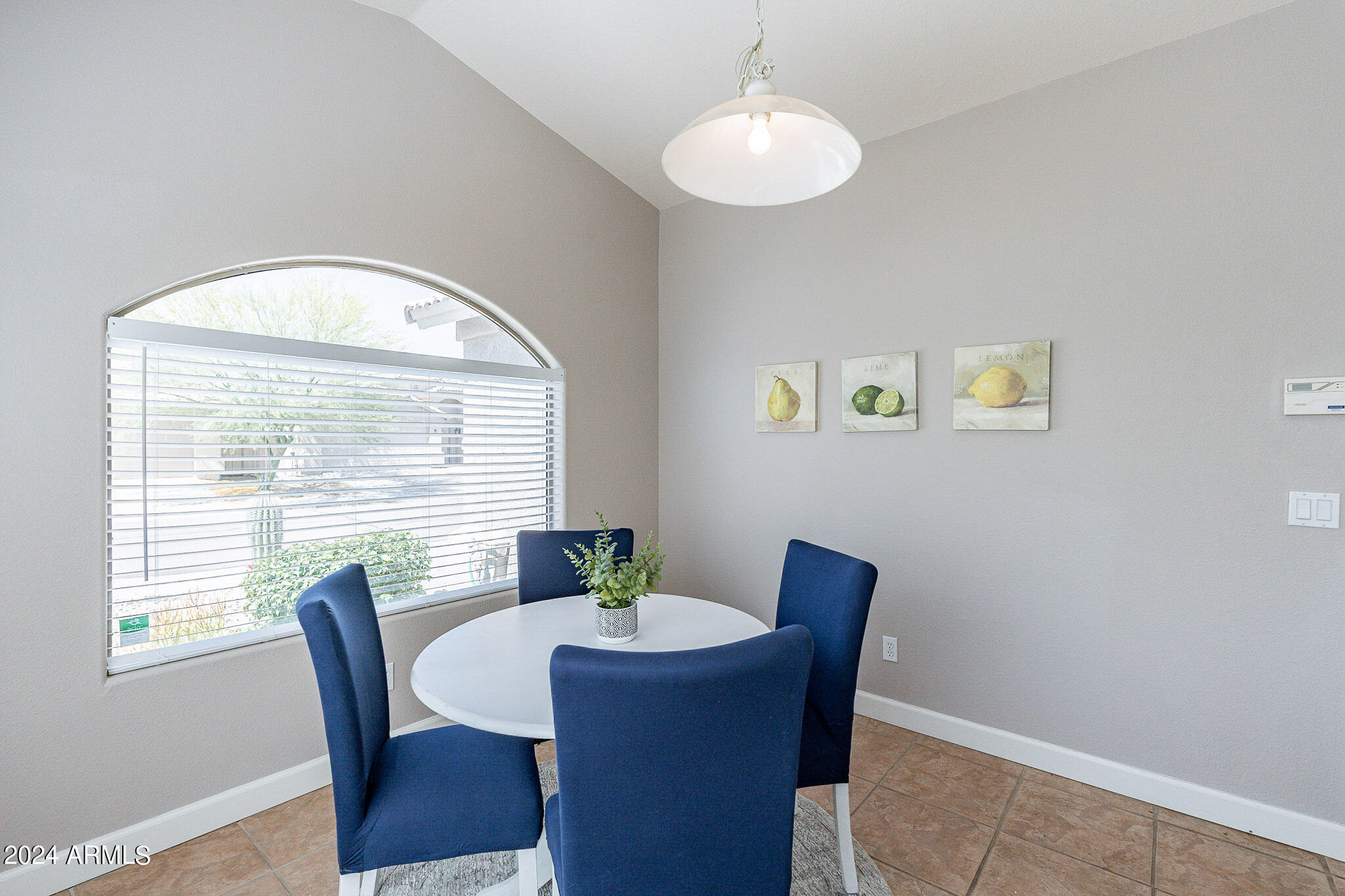 2623 E BEAUTIFUL Lane