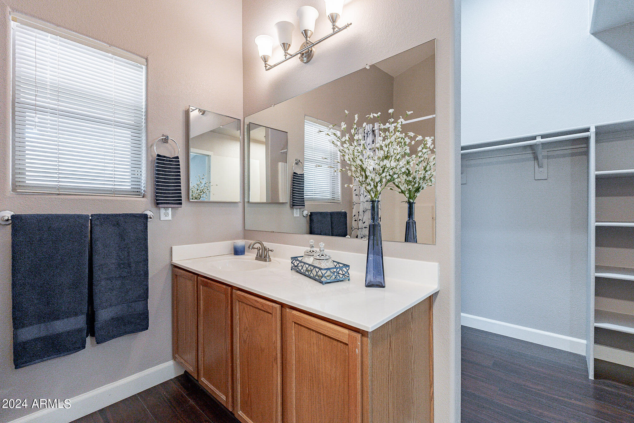 2623 E BEAUTIFUL Lane