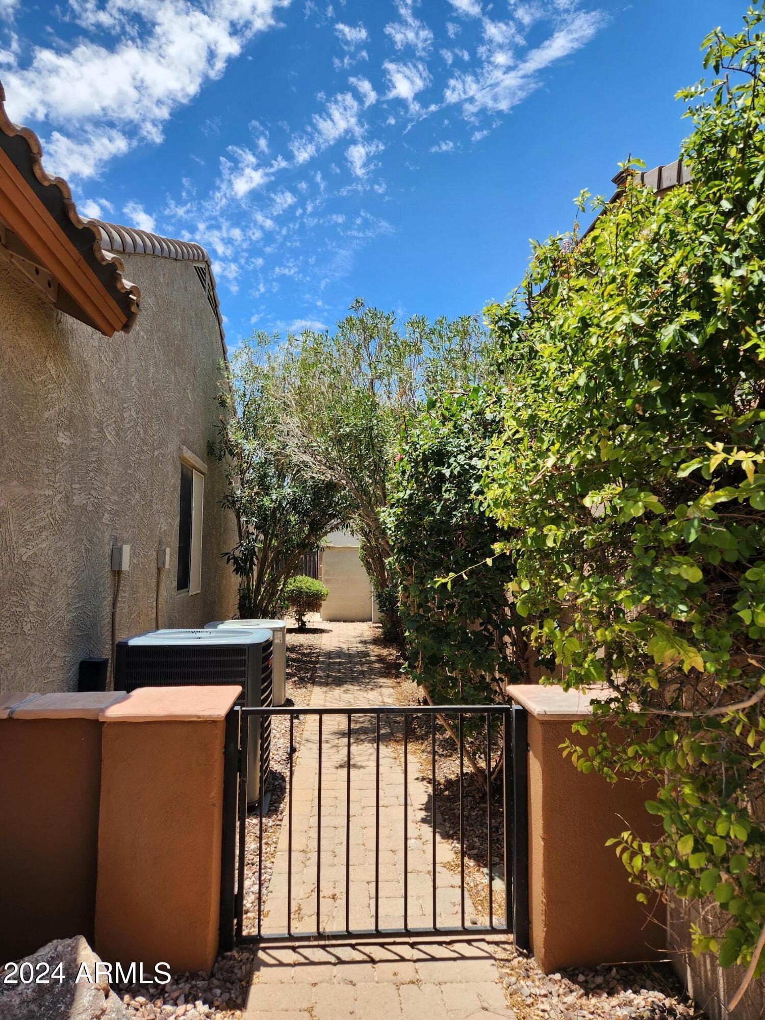 30392 W Whitton Avenue