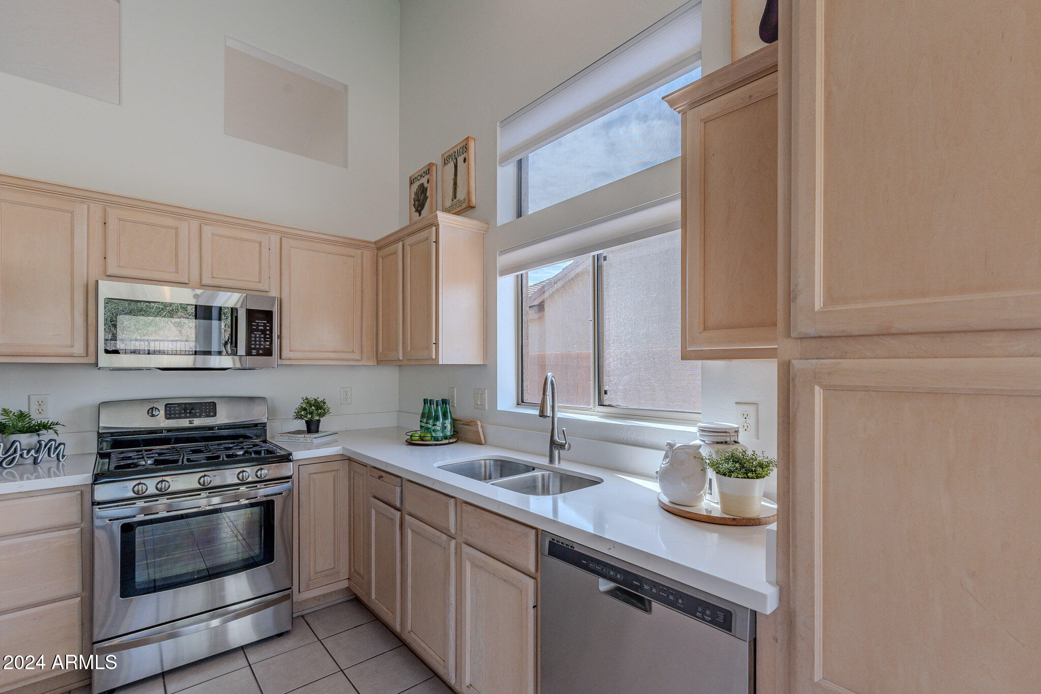 3464 N Stone Gully --