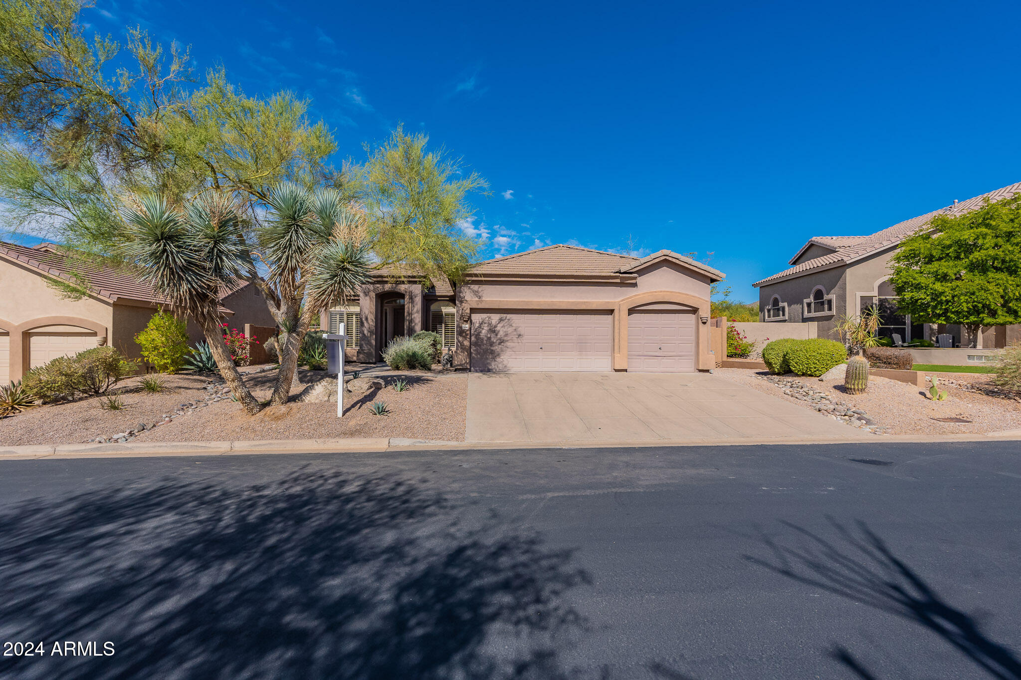 3464 N Stone Gully --