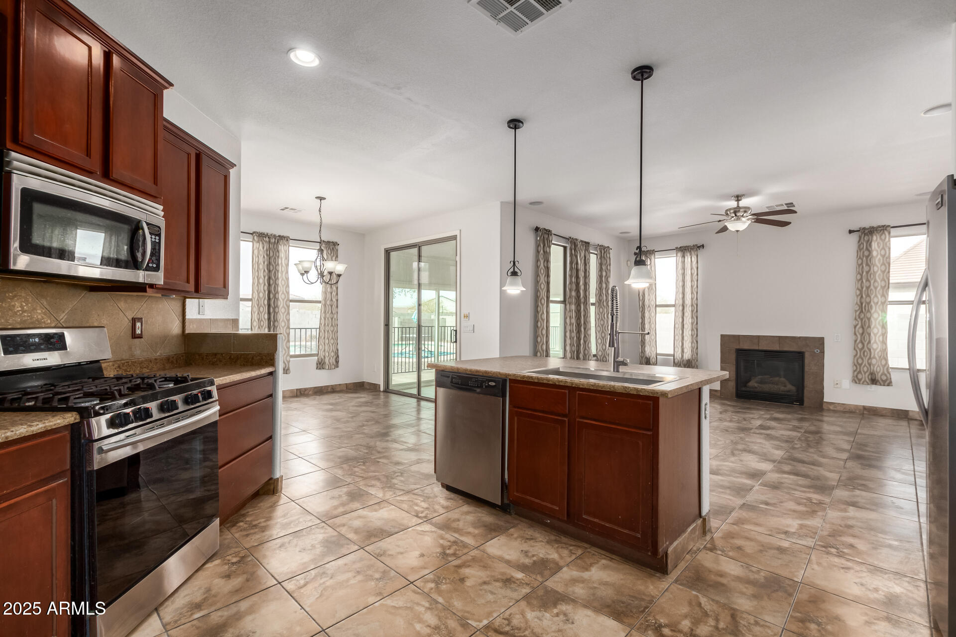 20212 N VALENCIA Drive