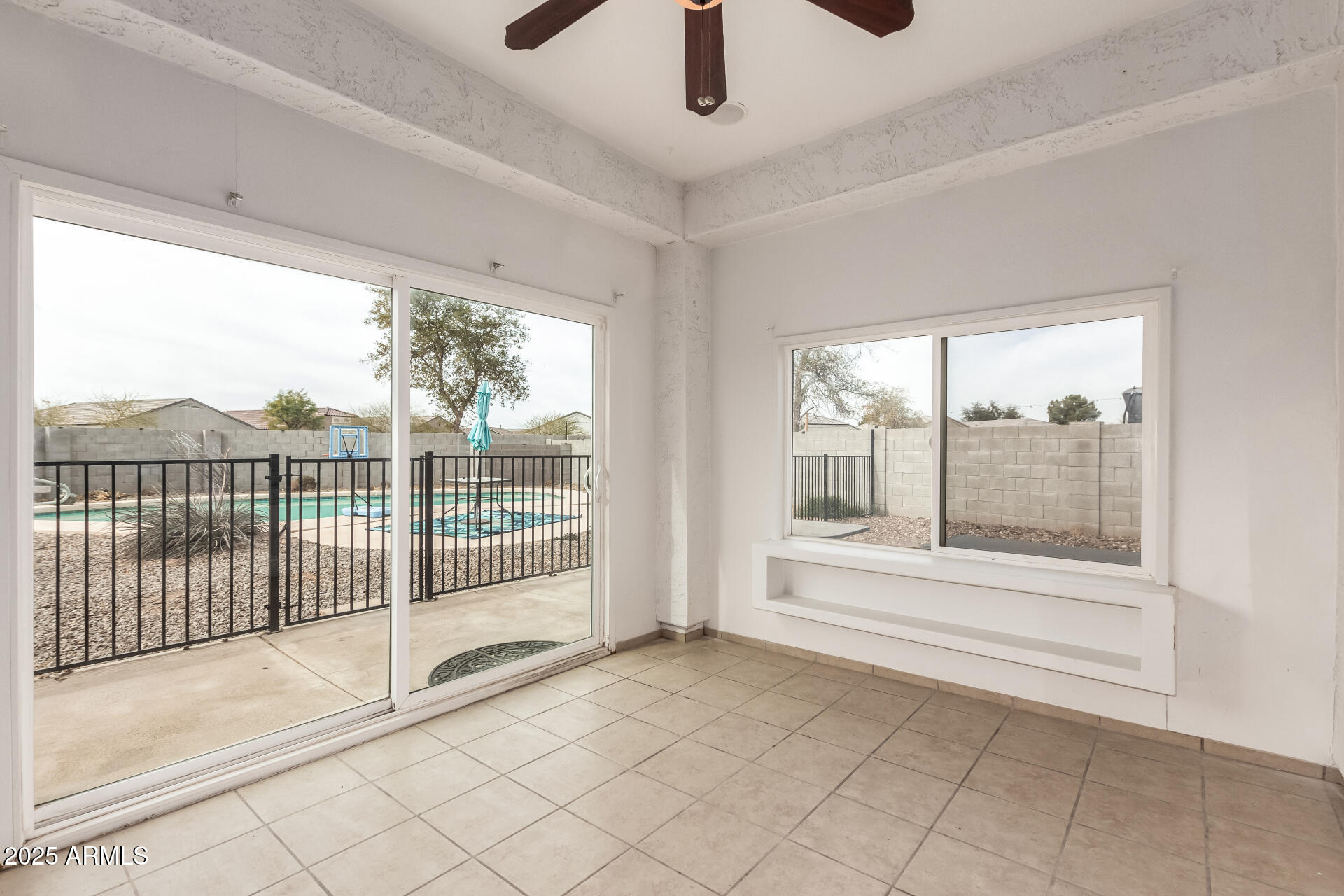 20212 N VALENCIA Drive