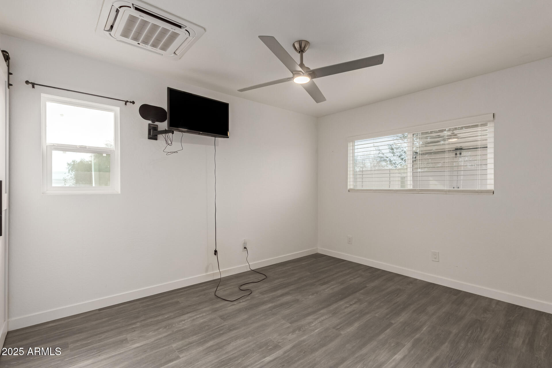 20212 N VALENCIA Drive