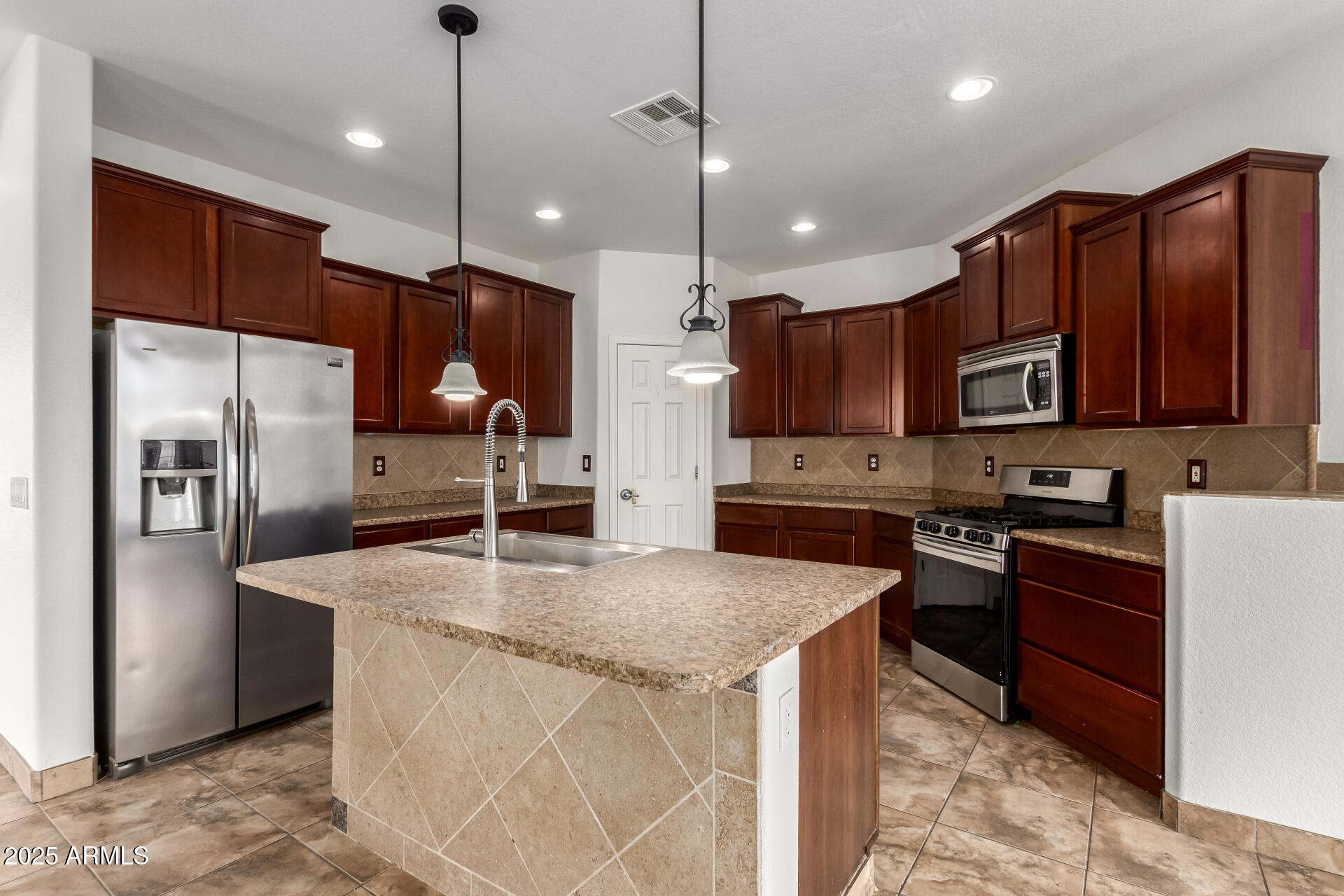 20212 N VALENCIA Drive