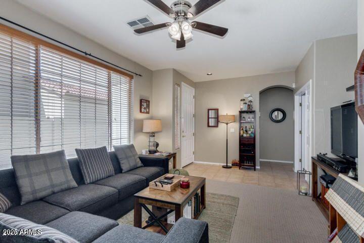 201 W BEECHNUT Place